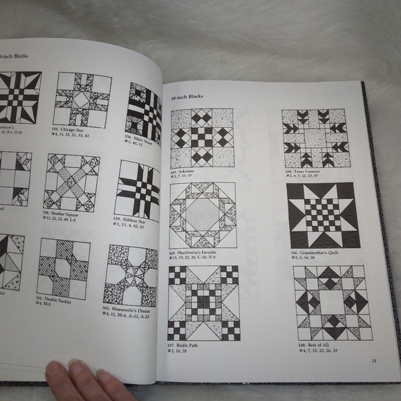 BOOK 500 Full Size Patchwork Patterns by Maggie Malone, hard cover - Picture 8 of 11